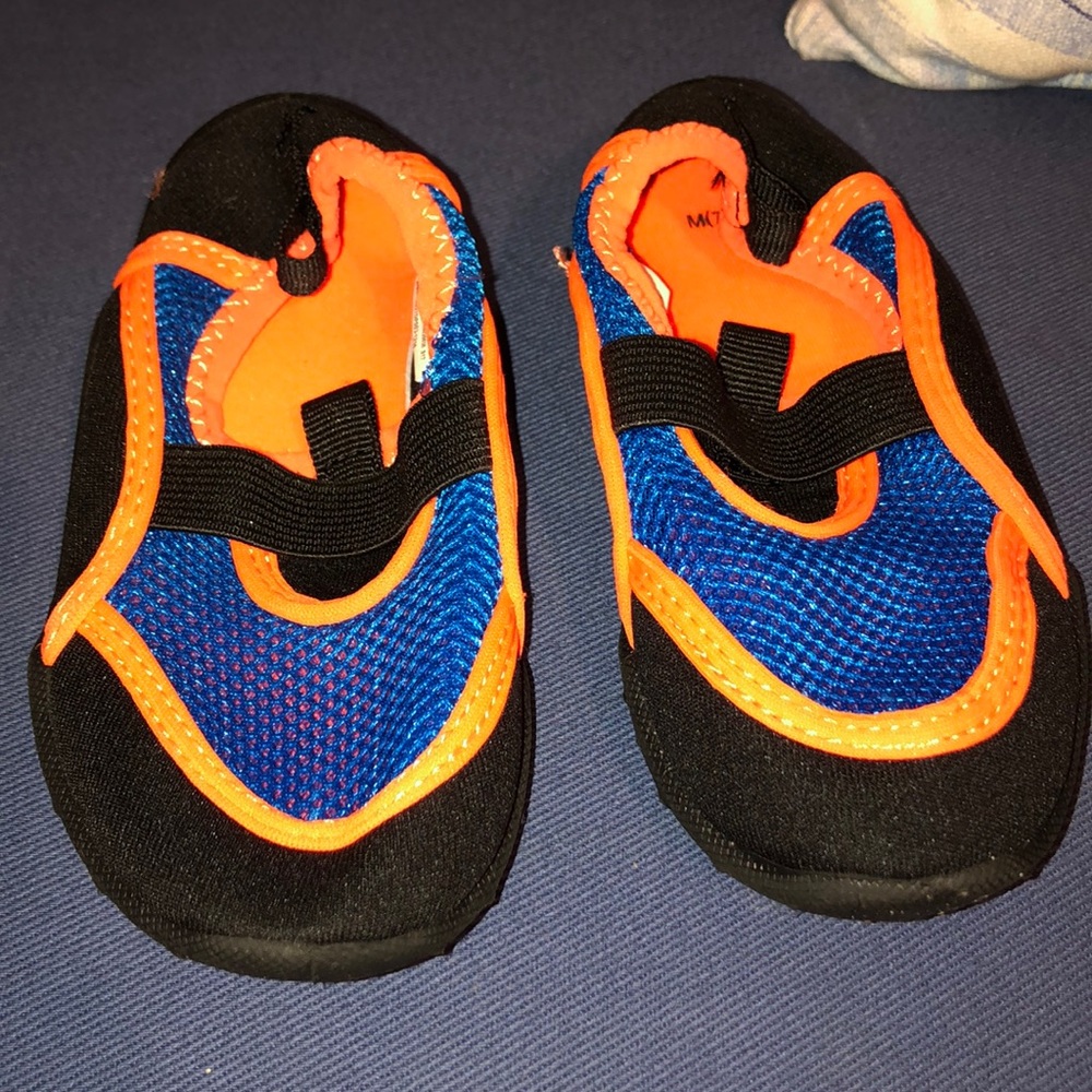 Toddler swim shoes